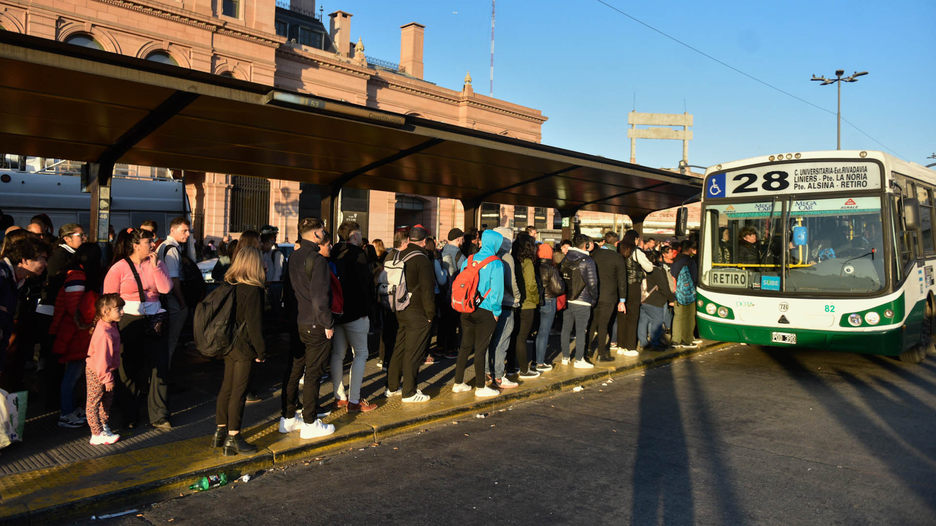 La celebración de la Navidad introduce modificaciones en el funcionamiento habitual de servicios clave en la Ciudad de Buenos Aires y el AMBA. 