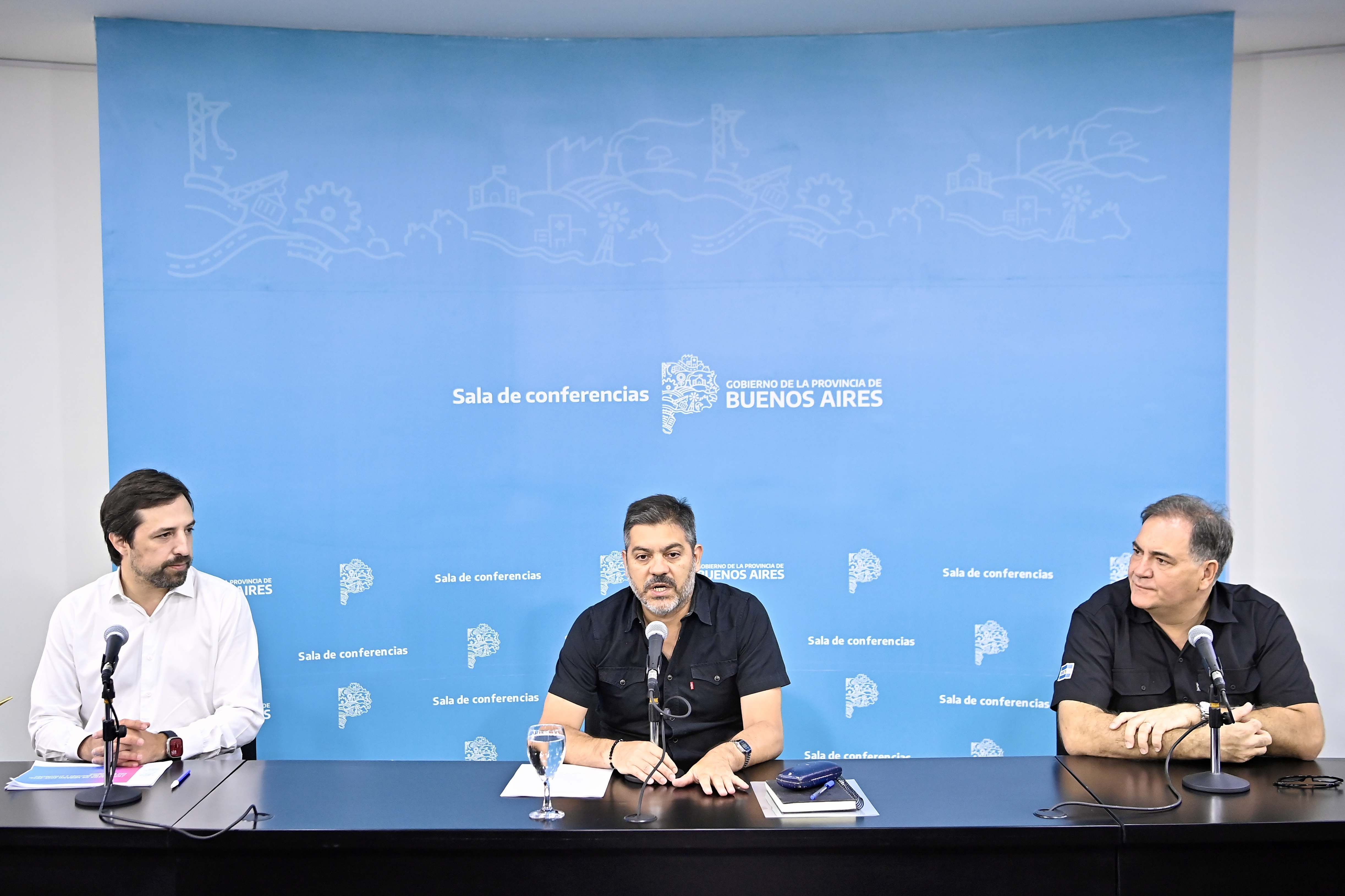 Carlos Bianco anunció que la Provincia cerró los litigios internacionales por la deuda heredada de la gestión de María Eugenia Vidal.