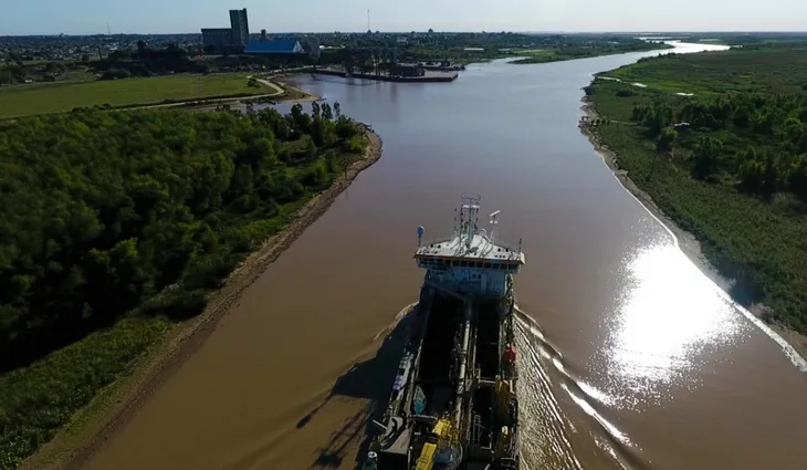 
El alcance del proceso licitatorio de la Hidrovía va desde el río Paraná hasta Punta Indio. 