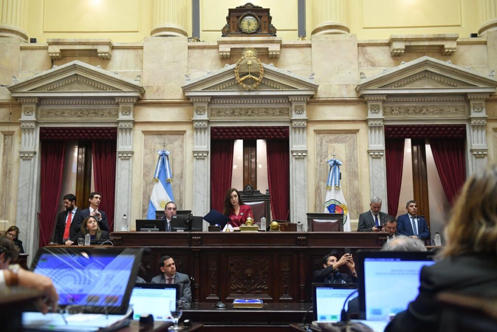 La titular del Senado nacional, Victoria Villarruel, alertó por el desfinanciamiento al Gobierno por el desfinanciamiento de la Cámara alta.