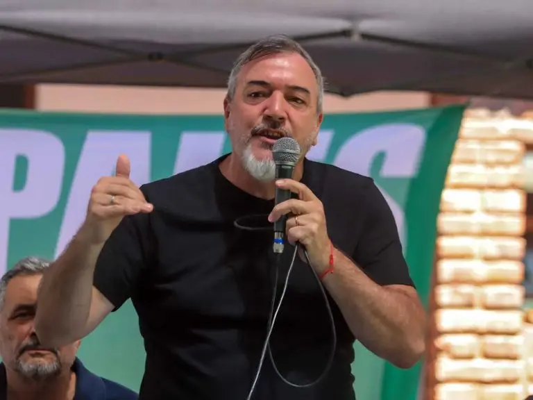 El secretario general de ATE, Rodolfo Aguiar, advierte a los gobernadores que “crecerá el conflicto social” si apoyan la reforma laboral. 