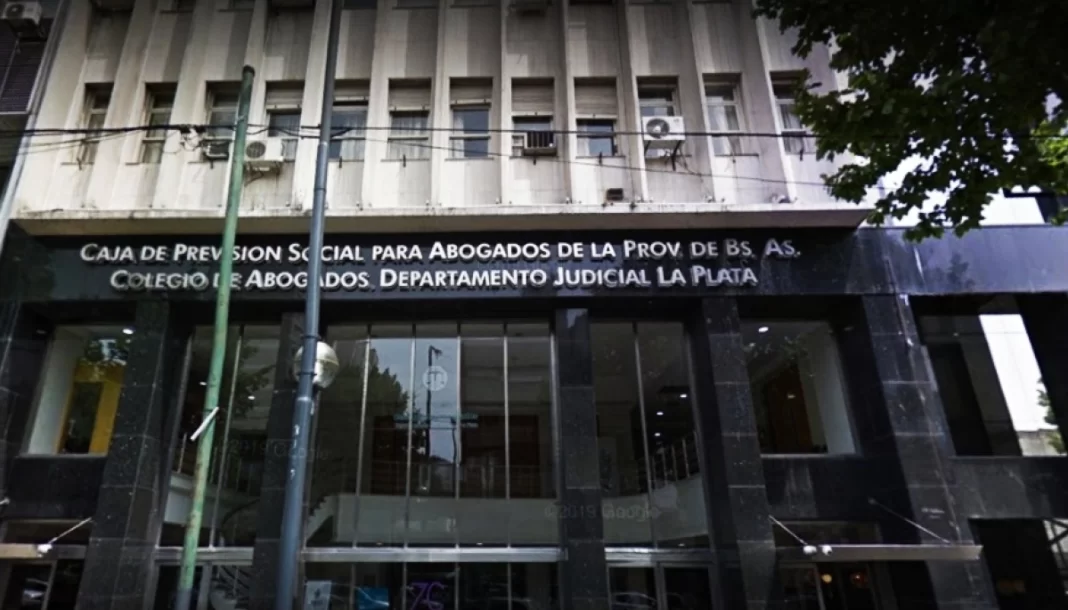 El Gobierno bonaerense promulgó la reforma de la Caja de Abogados, eliminó la sobretasa de Justicia y fijó límites a los gastos del Directorio.