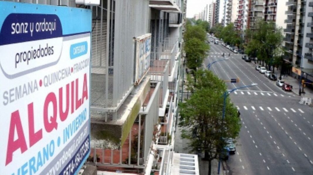 Una encuesta reveló que casi el 50% de las familias inquilinas del AMBA acudió al endeudamiento para cubrir el costo del alquiler y los servicios básicos.