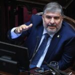 Mayans afirmó que el Presupuesto 2026 “no tendría que haber pasado las comisiones” José Mayans cargó contra las irregularidades adoptadas por el Gobierno nacional y advirtió que el Presupuesto 2026 "no debió pasar las comisiones" del Congreso.