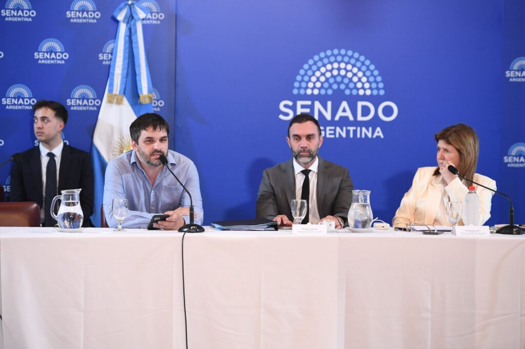 El proyecto de reforma laboral tuvo dictamen en comisiones y se debatiría en el Senado el próximo 10 de febrero.