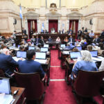 Sin modificaciones en el texto, el Senado convirtió en ley el Presupuesto 2026 Con amplio apoyo de la oposición dialoguista, el oficialismo logró sancionar el Presupuesto 2026. La votación del capitulo II, que elimina los pisos de inversión en ciencia y educación, tuvo 42 votos a favor.