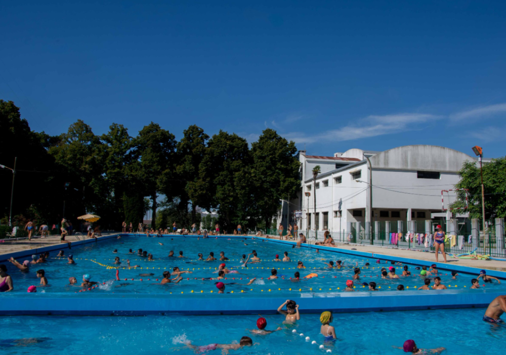 Con el inicio formal de la temporada de verano, la Universidad Nacional de La Plata (UNLP) puso en marcha su propuesta recreativa en el Campo de Deportes.