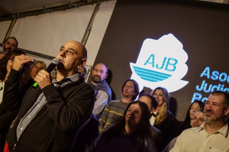 Desde el gremio de judiciales que lidera el dirigente Hugo Russo, advirtieron que la demora en ciertas causas sensibles, deteriora la credibilidad del Poder Judicial.