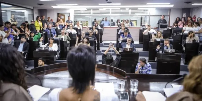 El Concejo Deliberante de Quilmes aprobó un nuevo esquema de tasas municipales, que despertó señalamientos entre la oposición bonaerense.