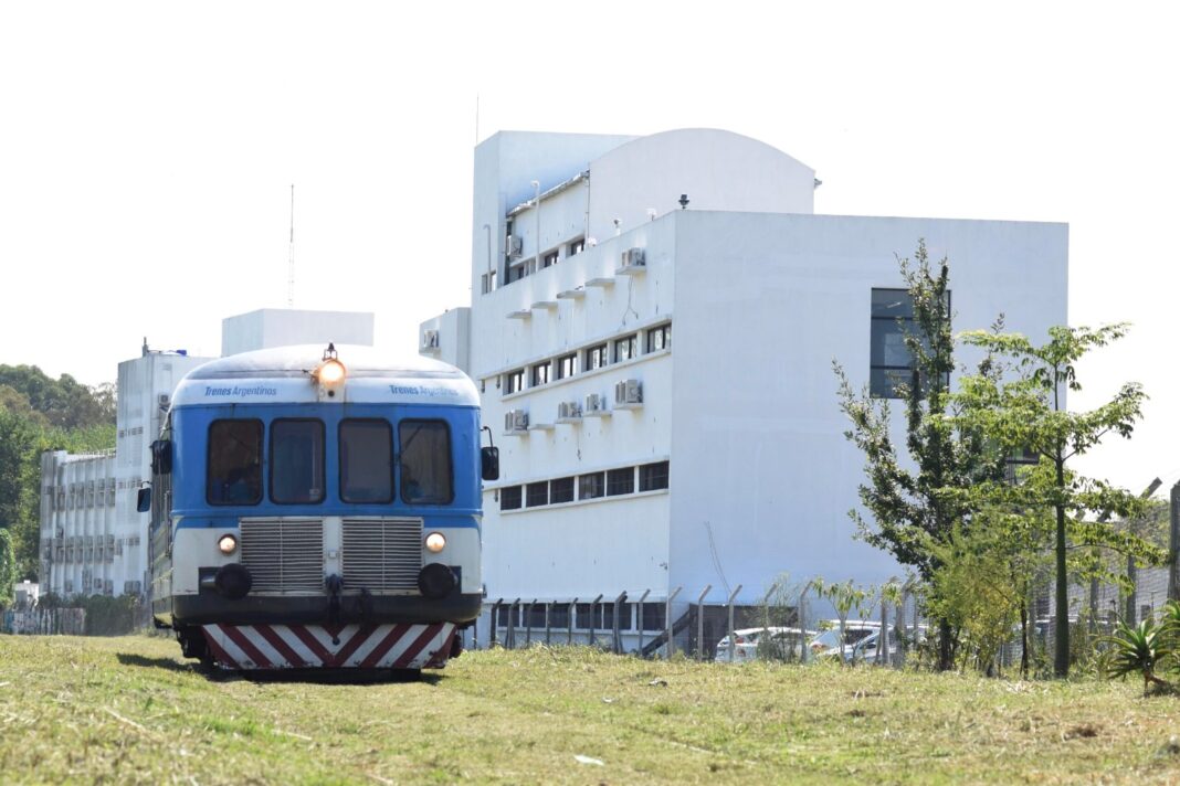 Trenes Argentinos realizará obras de reacondicionamiento en el Tren Universitario de la UNLP, con suspensión del servicio durante todo enero.