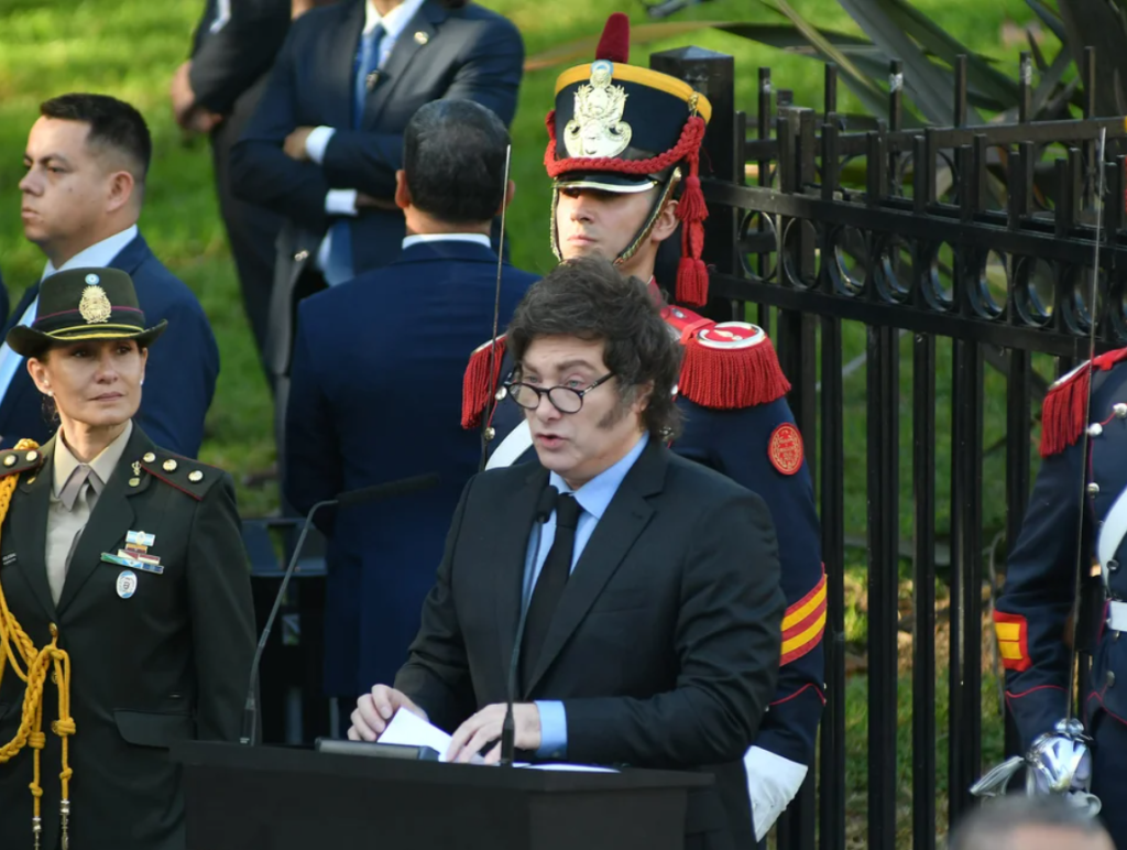 El presidente Javier Milei volvió a habilitar la autodeterminación de los habitantes de las Islas Malvinas. "Buscamos ser una potencia para que los habitantes de las Malvinas decidan ser argentinos”, afirmó.
