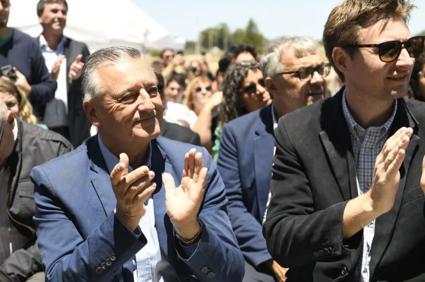 El intendente de La Flores, Alberto Gelené, dejará su cargo al frente del municipio bonaerense para asumir una función en el área de Recursos Hídricos del Ministerio de Infraestructura. 