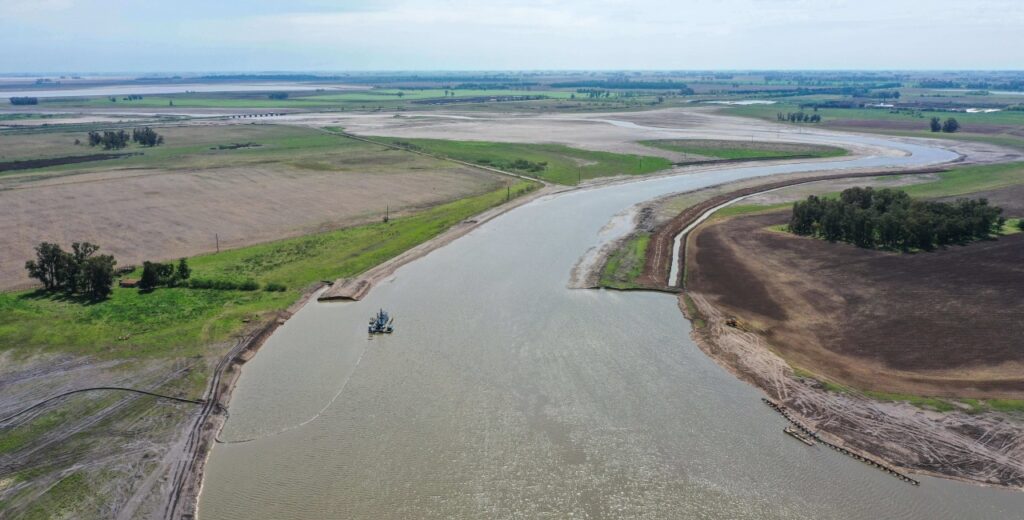 El Ejecutivo bonaerense inició la licitación del último tramo del Plan Maestro del Río Salado. Dónde se realizarán las obras y en qué consistirán.