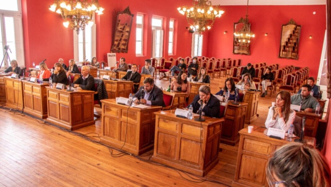 Previo al debate de la Ordenanza Impositiva en Junín, desde el Frente Renovador criticaron el acuerdo entre el oficialismo y LLA para aprobar la tasa a los combustibles.