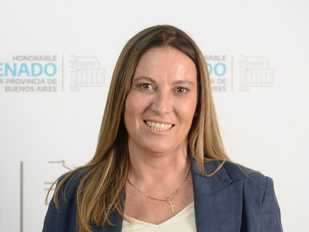La senadora bonaerense Valeria Arata también reclamó al oficialismo de Junín por la eliminación de la tasa a los combustibles.