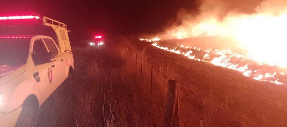 El SNMF y el SMN declararon un “riesgo extremo de incendios” en gran parte del territorio argentino, incluyendo a la provincia de Buenos Aires.