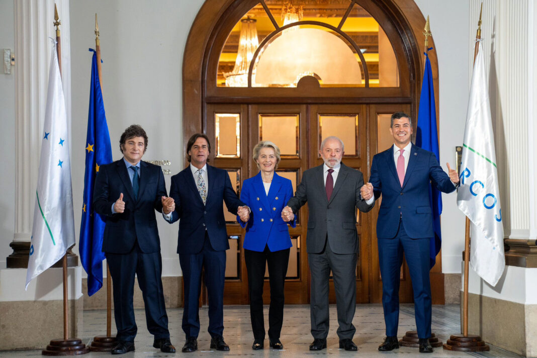 La Unión Europea dio este viernes un paso decisivo al avalar el acuerdo de libre comercio con el Mercosur, luego de más de 25 años de negociaciones.