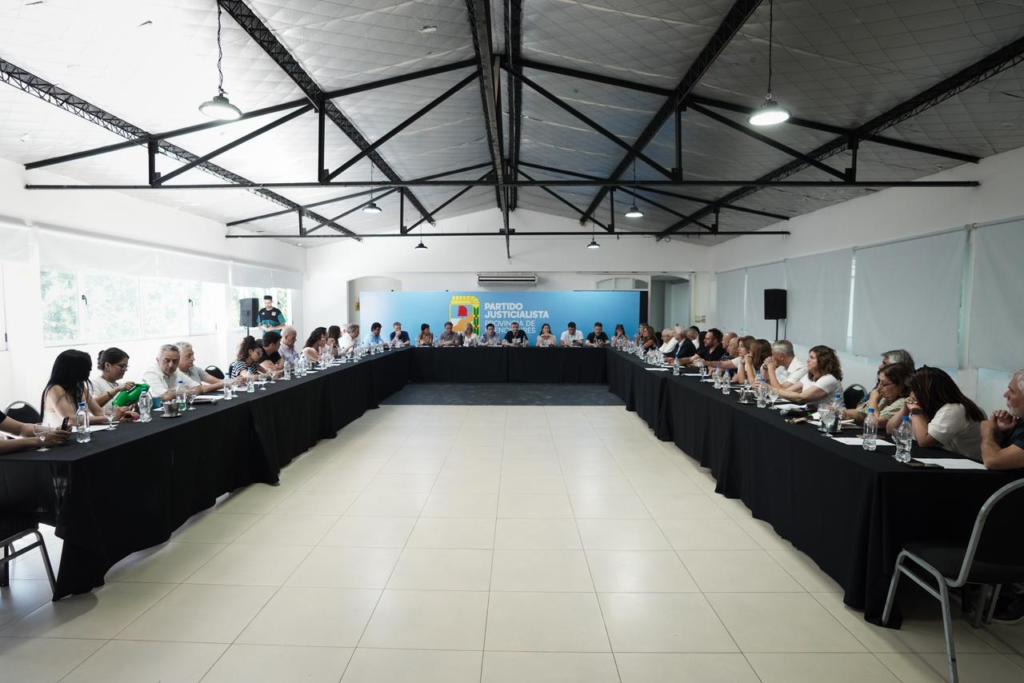 De cara a la renovación de las autoridades internas, el PJ bonaerense mantuvo un nuevo encuentro de la Junta Electoral donde puso la mira en las afiliaciones y el padrón electoral. 