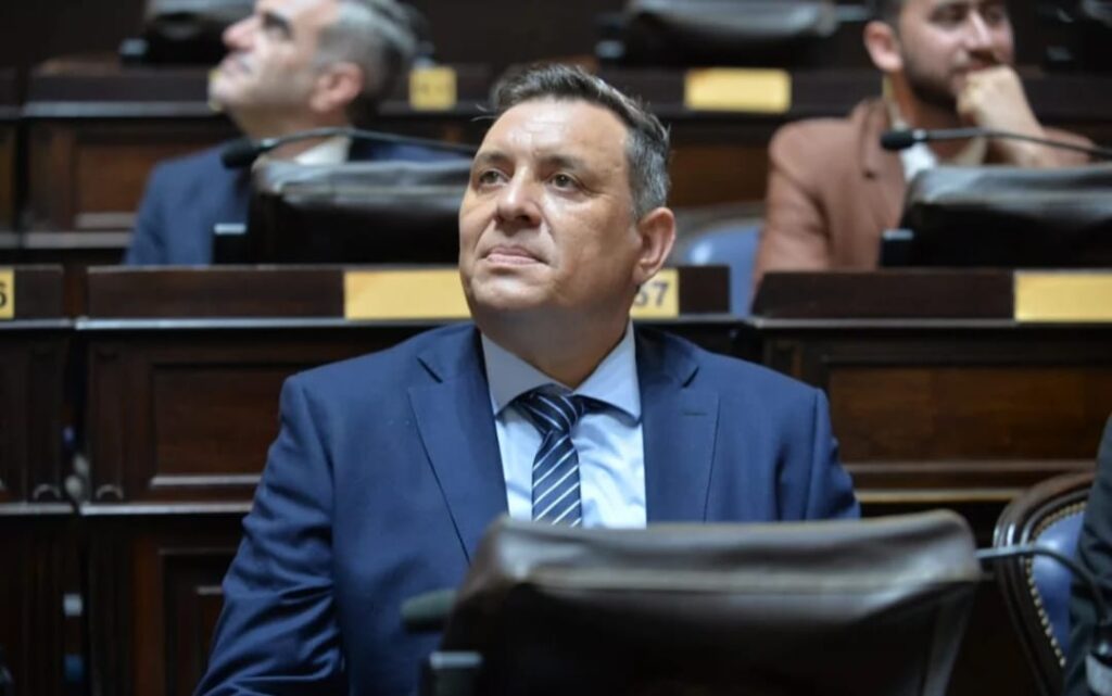 El diputado Maximiliano Bondarenko afirmó que el despliegue de efectivos sin armamento en el operativo Sol contradice la legislación provincial.