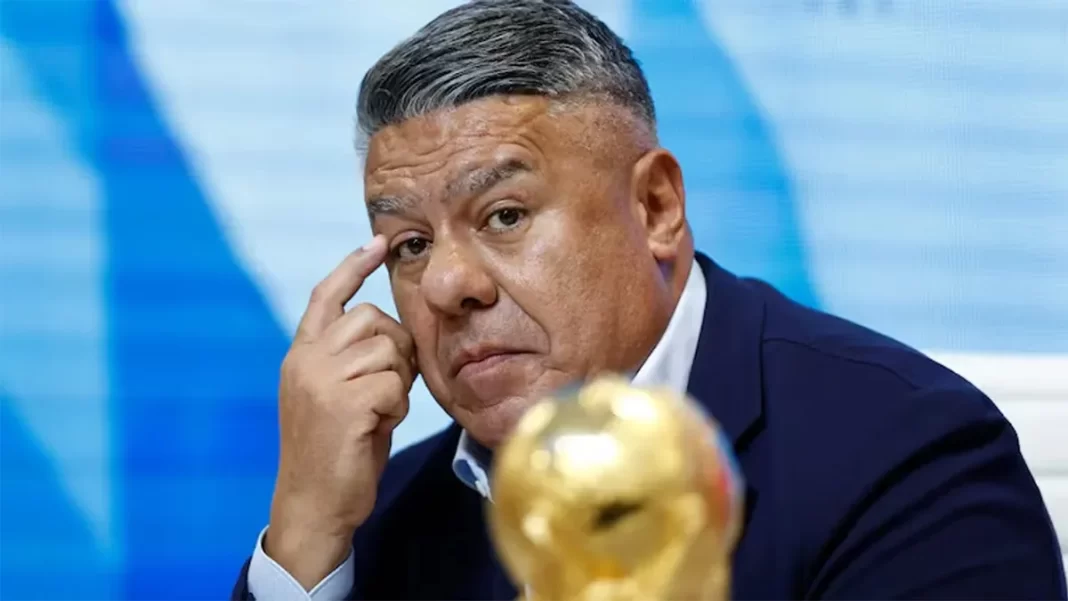 A través de la IGJ, el Gobierno nacional intensifica su ofensiva contra la AFA con la citación de contadores para que expliquen los balances del ente del fútbol argentino.