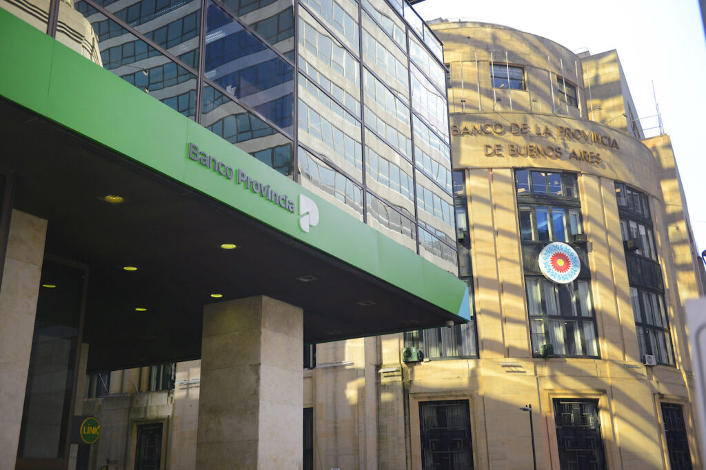 La senadora, Florencia Arietto, volvió a referirse a las denuncias  contra el gerente general del Banco Provincia, Rubén González Ocantos.