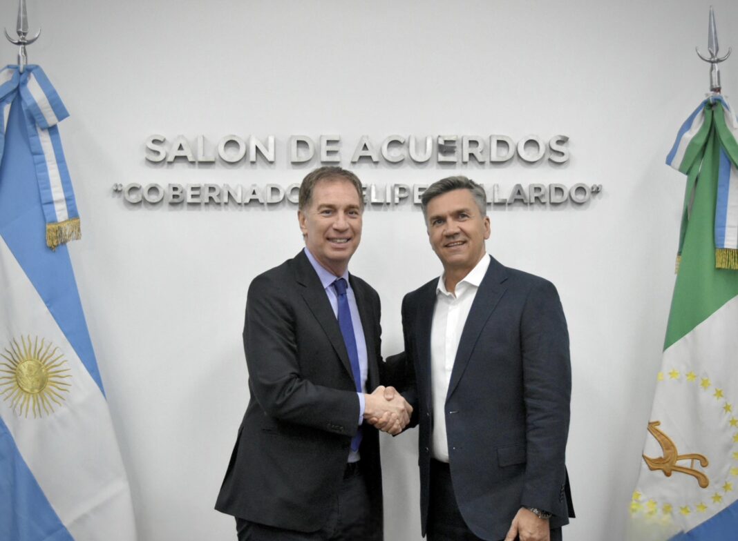 En el marco de las negociaciones por la reforma laboral, el ministro del Interior, Diego Santilli, cosechó este lunes el respaldo del gobernador de Chaco, Leandro Zdero. Los detalles.