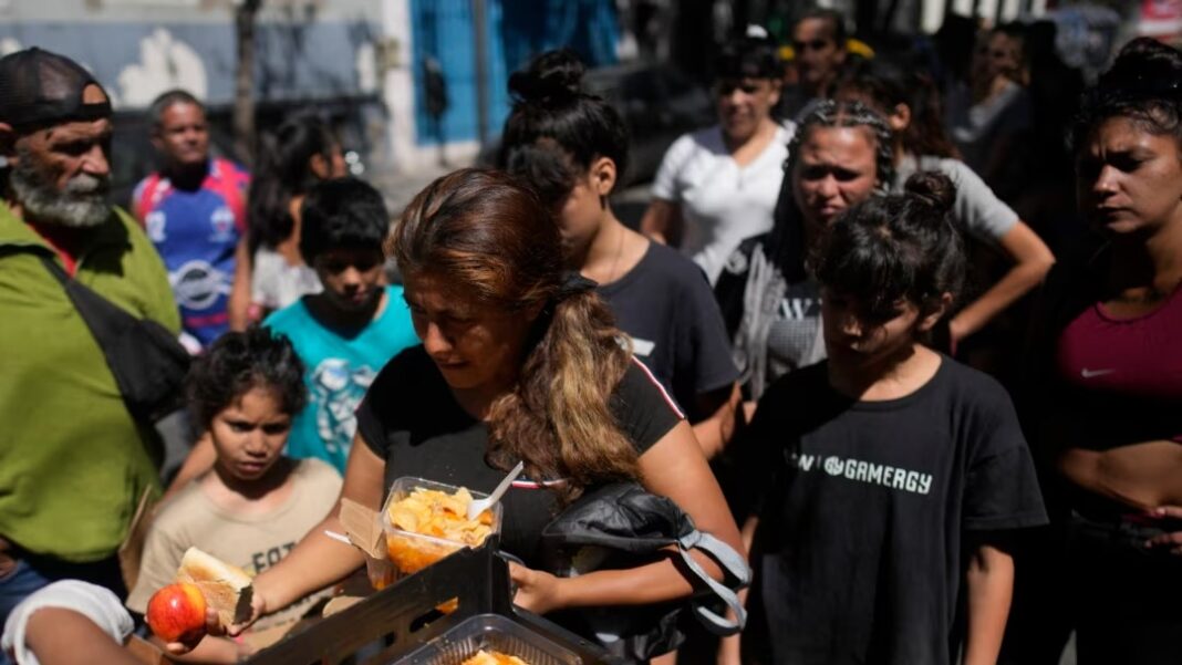 La Justicia habilitó la feria para avanzar con un reclamo que obliga a Capital Humano a garantizar alimentos a comedores comunitarios.