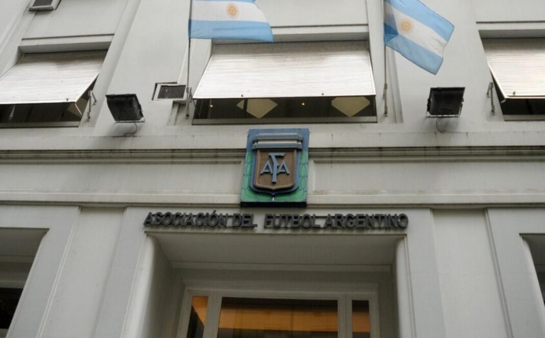 La AFA cuestionó a la IGJ y negó irregularidades en sus balances, mientras crece la arremetida judicial por presuntos hechos de corrupción.