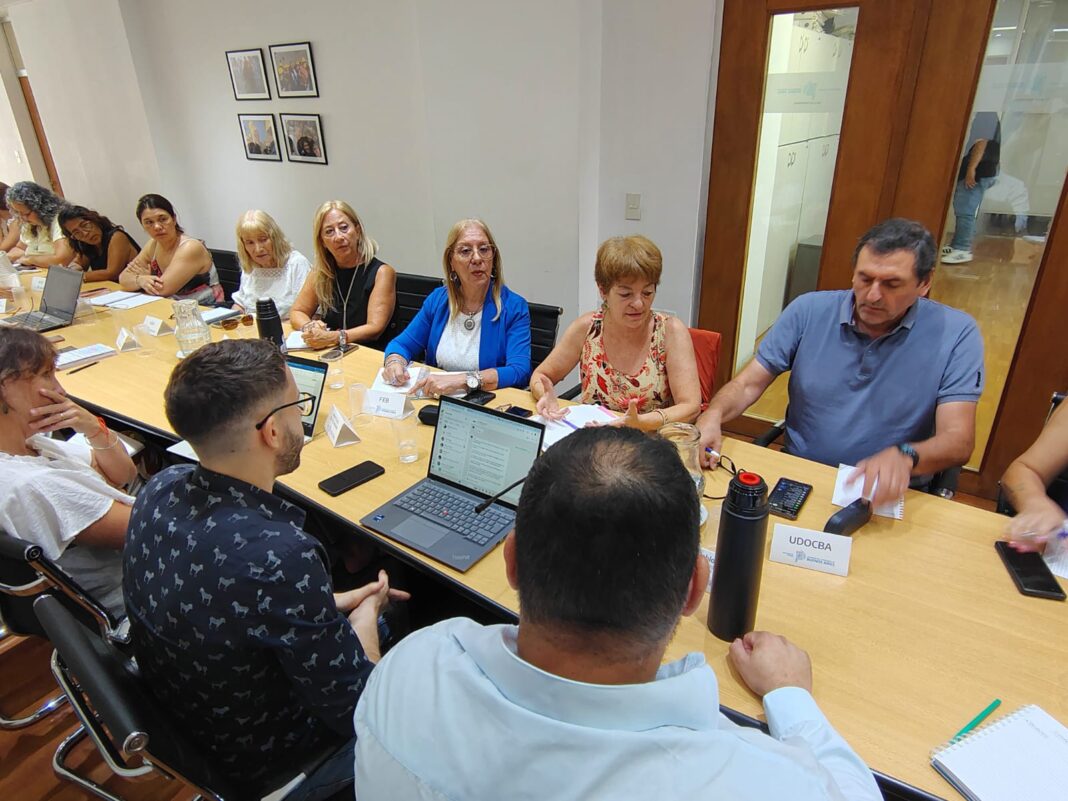 La negociación paritaria entre el gobierno de la provincia de Buenos Aires y los gremios de los docentes bonaerenses volvió a quedar sin acuerdo. Cómo sigue la negociación.