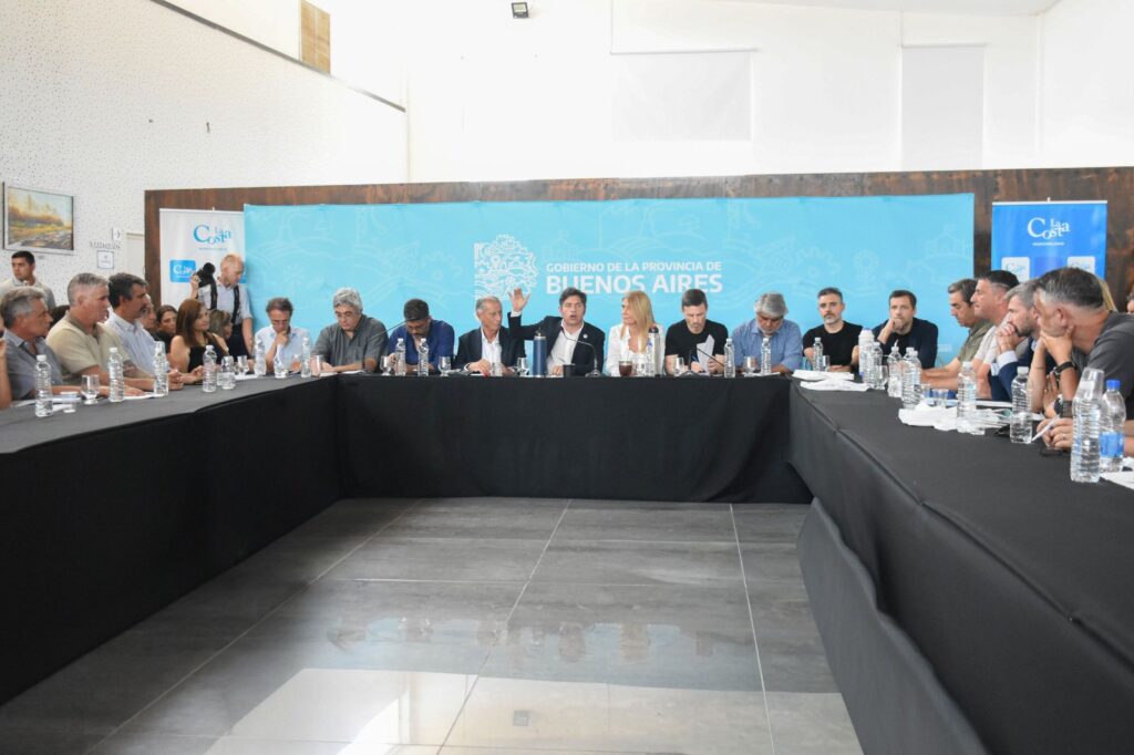 El encuentro de Kicillof con funcionarios y representantes de sectores productivos tuvo como eje el reclamo al Gobierno nacional para modificar el rumbo.