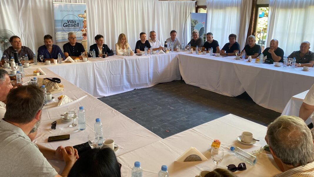 En la reunión del MDF en Villa Gesell, Kicillof consideró clave habilitar las reelecciones indefinidas de intendentes con vistas a 2027. Cómo es el escenario en la Legislatura bonaerense.