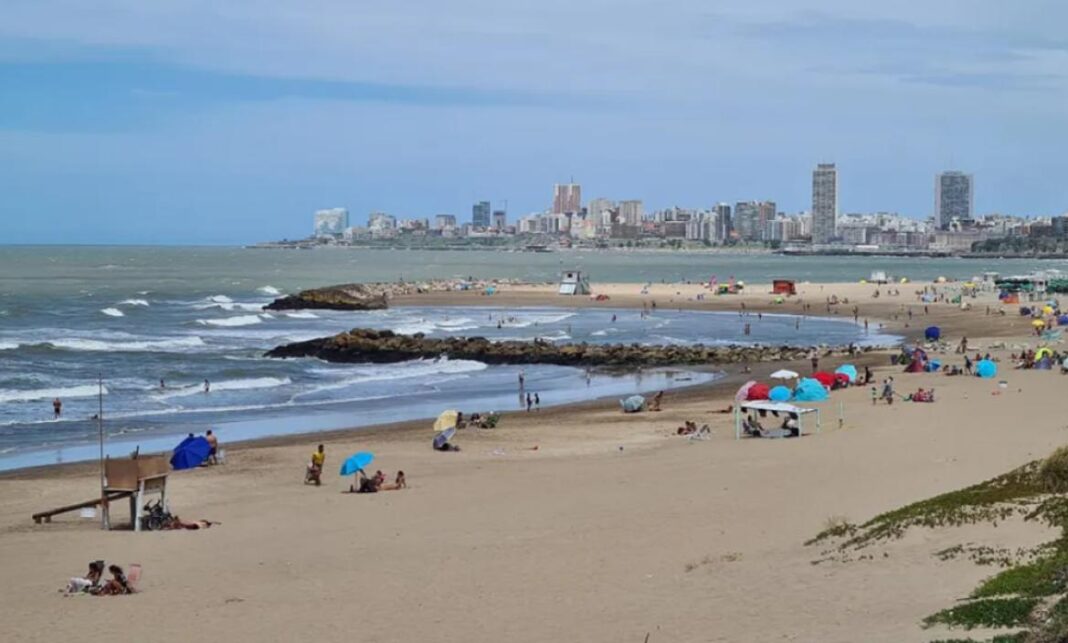 Los primeros datos de la temporada de verano 2026 alertaron una fuerte caída en el turismo, el gasto y la estadía promedio en los destinos bonaerenses.