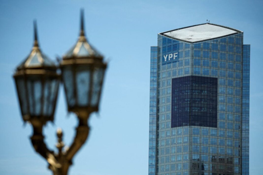 Los fondos demandantes en el caso YPF pidieron a la jueza Preska que declare en desacato a la Argentina y aplique sanciones económicas.