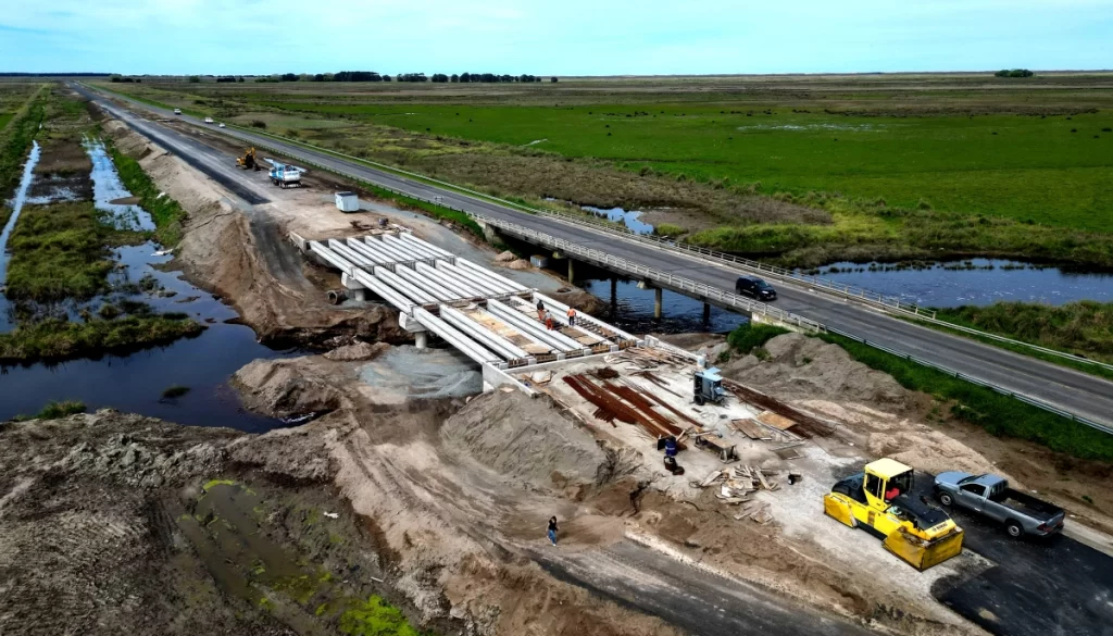 Javier Alonso defendió la decisión de la Provincia de sostener la inversión en rutas bonaerenses y marcó diferencias con la falta de obras del Gobierno nacional.