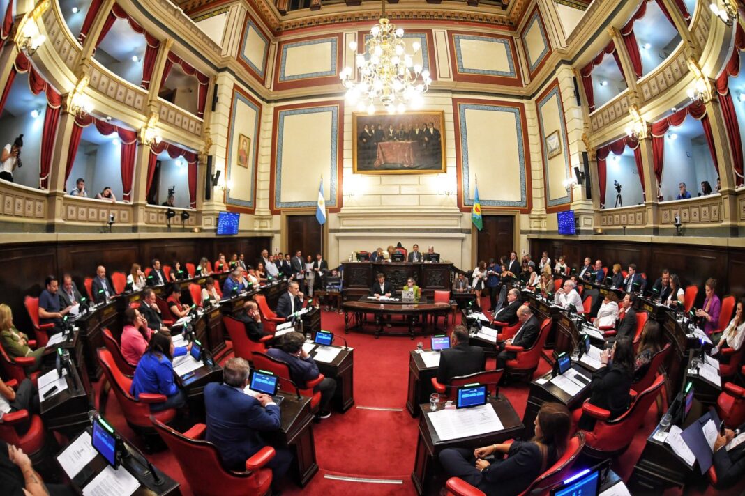 LLA presentó un proyecto para crear una comisión Especial de Seguimiento que analice los casos de abusos efectuados por empleados del Senado bonaerense.