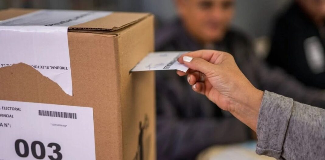 La senadora Analía Balaudo pidió que la suspensión de las PASO rija también en las elecciones 2027. 