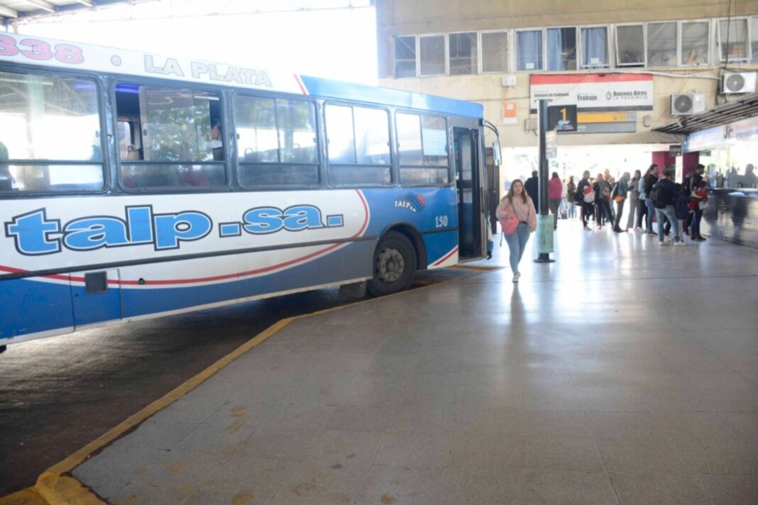 De no prosperar la reunión paritaria de este martes, desde la UTA evalúan convocar a un paro de transportes.