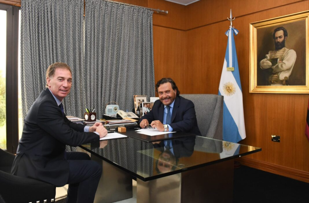 El ministro del Interior, Diego Santilli, se reunió con el gobernador de Salta, Gustavo Sáenz, para acercar posiciones sobre el proyecto de reforma laboral.