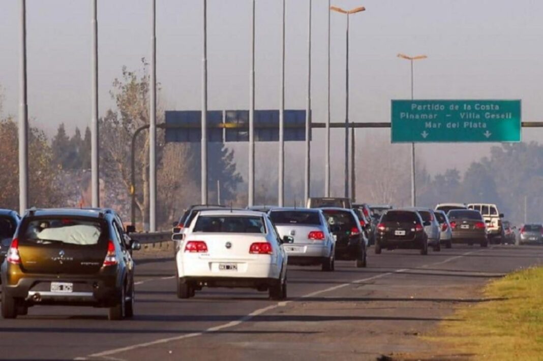 Un informe de AUBASA reveló que durante enero circularon más de 100 mil vehículos menos rumbo a los principales destinos turísticos.