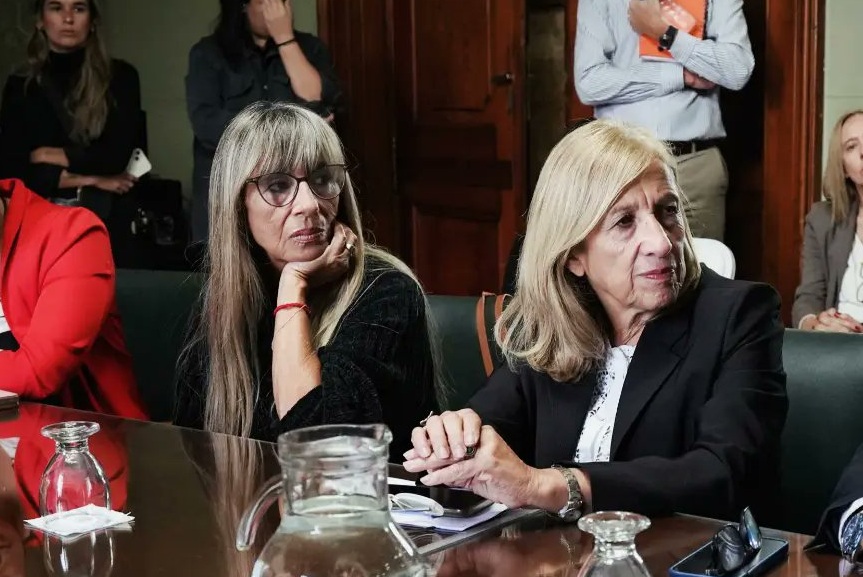 Senado bonaerense: las legisladoras Laura Clark y María Rosa Martínez fueron dos de las firmantes del proyecto.