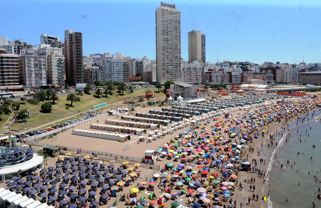 Gustavo Pulti analizó la temporada de verano en Mar del Plata y advirtió sobre el impacto del contexto económico nacional en el consumo turístico.