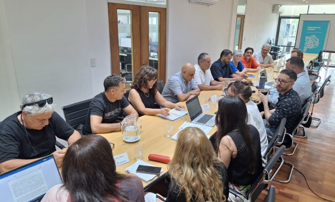 El gremio AJB aceptó la oferta de 4,5% de aumento, pero advirtió que la misma no alcanza para recomponer la pérdida del poder adquisitivo durante 2025.