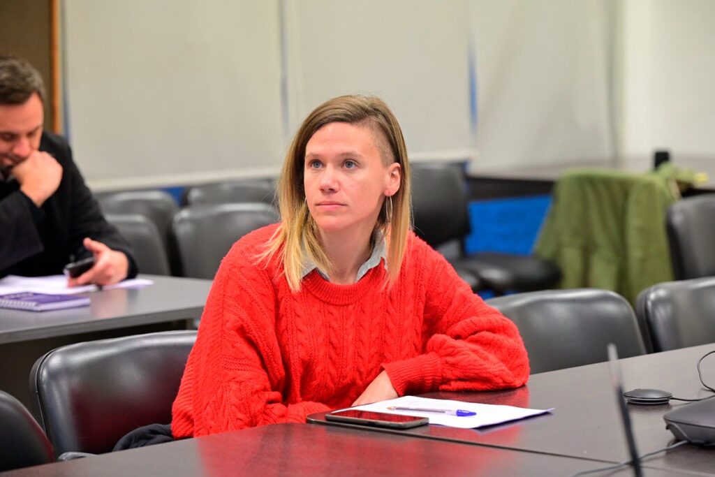 La exdiputada del Frente de Izquierda y de los Trabajadores – Unidad (FIT-U), Laura Cano, validó la movilización de los trabajadores del Astillero Río Santiago frente a la Gobernación bonaerense.