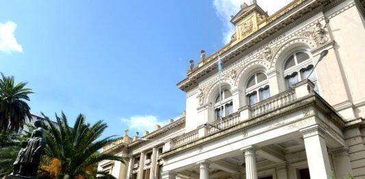 El gobernador Axel Kicillof oficializó los cambios en el Consejo General de Educación que la Legislatura bonaerense sancionó en diciembre.
