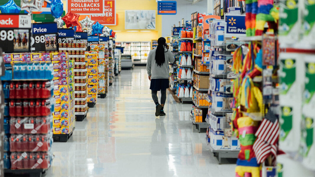 El cierre de 2025 dejó una postal ambigua para el consumo masivo en la Argentina, ya que el acumulado subió pero diciembre tuvo una caída interanual.