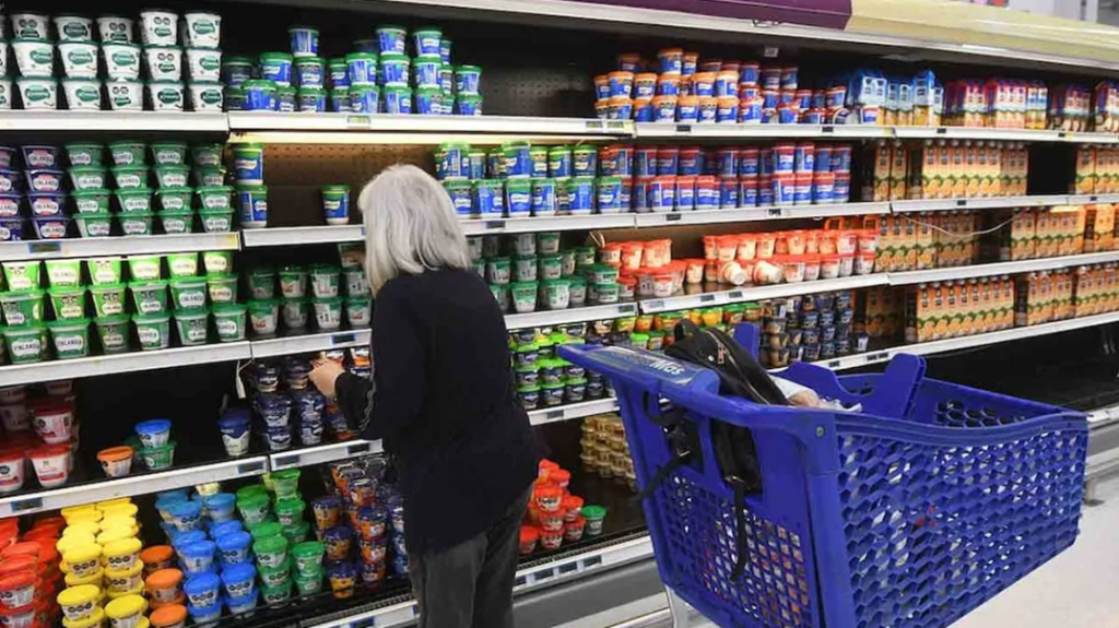 El cierre de 2025 dejó una postal ambigua para el consumo masivo en la Argentina, ya que el acumulado subió pero diciembre tuvo una caída interanual.