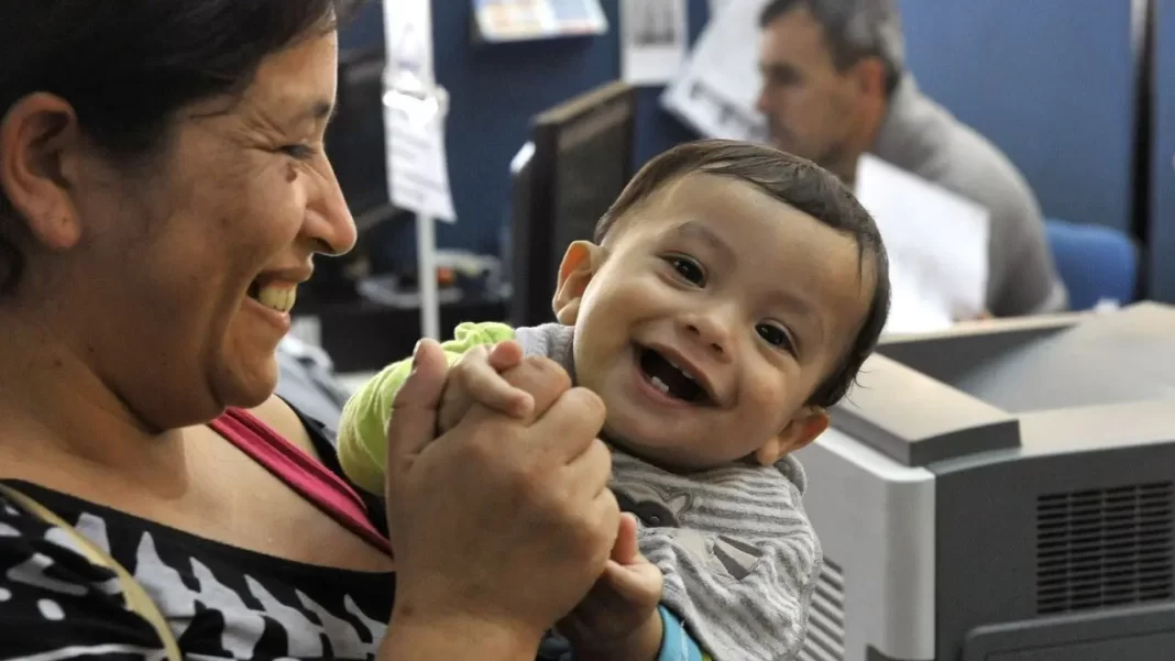 La AUH y la Tarjeta Alimentar crecieron un 14% entre 2023 y 2025, pero no lograron cubrir las subas en educación, vivienda y otros rubros clave.