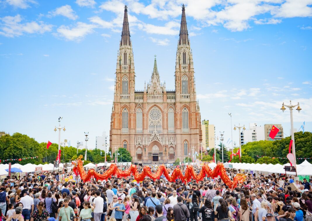 La ciudad de La Plata volverá a convertirse en escenario de un evento de alcance internacional con el Año Nuevo Chino en Plaza Moreno.