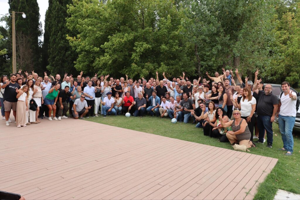 Intendentes y dirigentes del MDF pidieron una lista de unidad en el PJ bonaerense alineada con Gobernación.