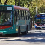 Kicillof y Marinucci ponen en marcha el nuevo sistema de subsidios para colectivos El Gobernador bonaerense y el Ministro de Transporte pusieron en marcha el nuevo sistema de subsidios para las líneas de colectivos de la Provincia.